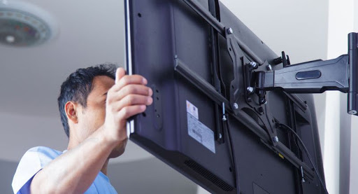 Eye level and TV height - Americaninstalls.com